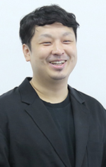 施井泰平氏