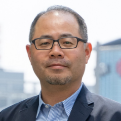 岸原 稔泰氏