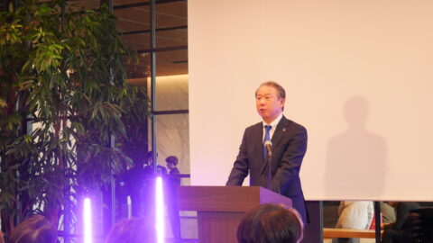 開会挨拶する武井飯塚市長